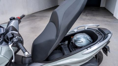 Аренда байка Honda Forza 300 - preview #3