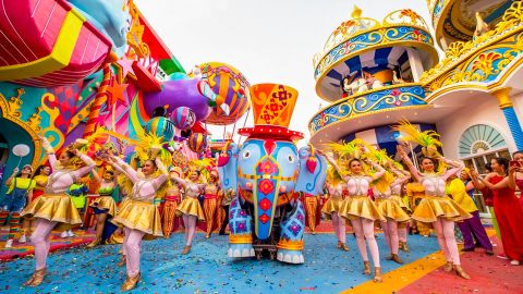 Шоу Carnival Magic на Пхукете 3