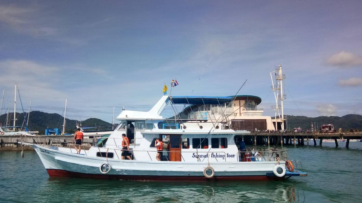 Аренда рыбацкой лодки B16